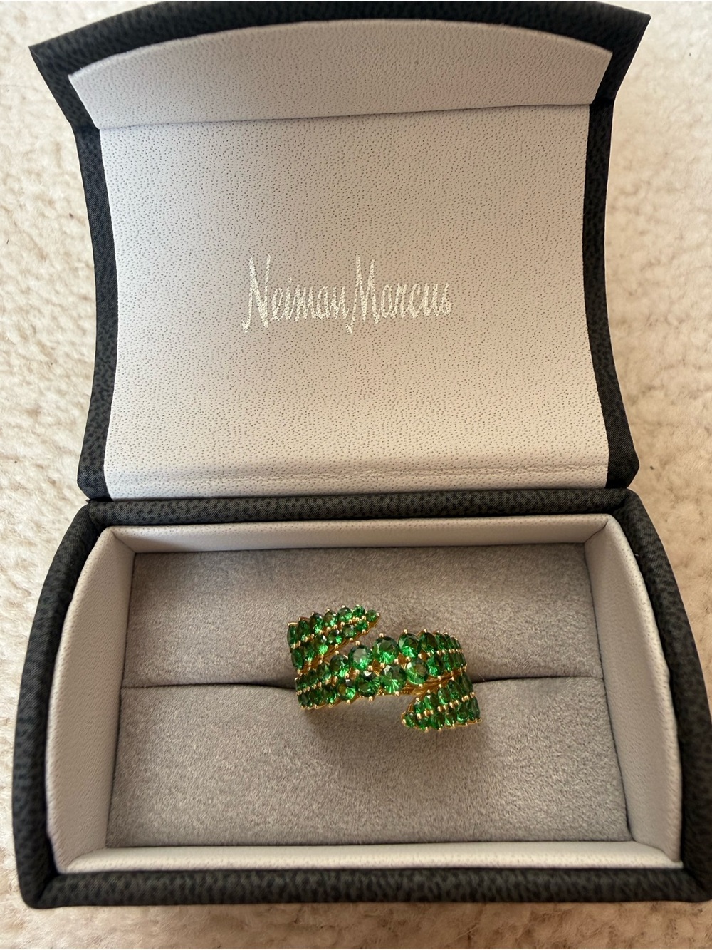 STUNNING DESIGNER ETHO MARIA GEMINI GREEN TSAVORITE 18K GOLD WRAP RING